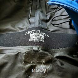 2009 Arcteryx Alpha SL Jacket Gore Tex Paclite Waterproof Blue Mens Medium