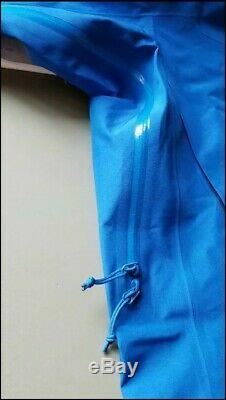 $425 Arc'teryx Mens Alpha SV GORE-TEX Pro Jacket blue Size Medium, used