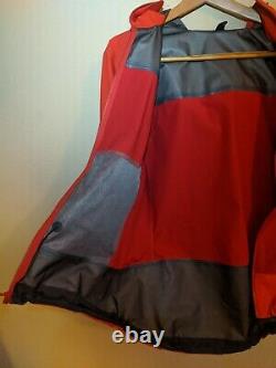 Arc'teryx Alpha Comp Hybrid Jacket Men's Med Sangria Red GORE-TEX Shell
