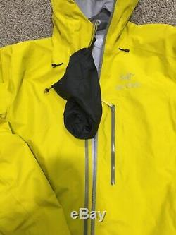 Arc'teryx Alpha FL Jacket Men's Size Medium New With Tags Color- Lichen