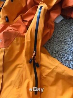 Arc'teryx Alpha-sv Jacket Gore-tex Made In Canada Yam $650rp