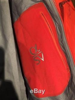 Arcteryx Alpha SV Mens Jacket Medium / Cardinal