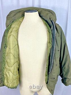 US M-65 Military Coat Man's Field With Hood WITH LINER Green M Vietnam Era Parka