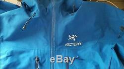 $ 425 Arc'teryx Alpha Sv Mens Gore-tex Pro Jacket Bleu Taille Moyenne, Utilisé