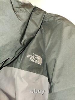 La veste manteau grise isolée à capuche pour homme de la série Summit de The North Face en Hyvent Alpha.