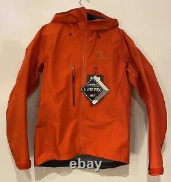 Nouvelle veste ARC'TERYX Alpha SV de couleur Dynasty pour homme en taille M, neuve avec étiquette, rare