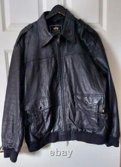 Veste bomber zippée en cuir de chèvre noir pour hommes de la marque Alpha Industries en taille XL (UK)