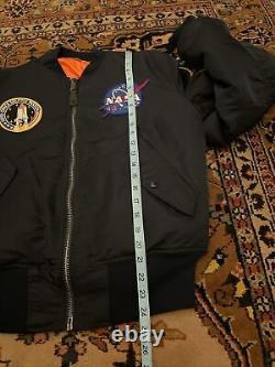 Veste de bombardier officielle de la 100ème mission spatiale de la NASA d'ALPHA Industries, taille M
